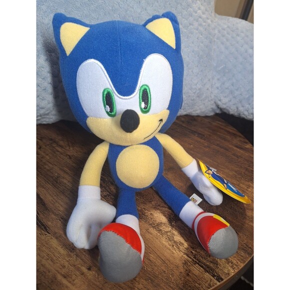 Sonic The Hedgehog Plush - Picture 1 of 3